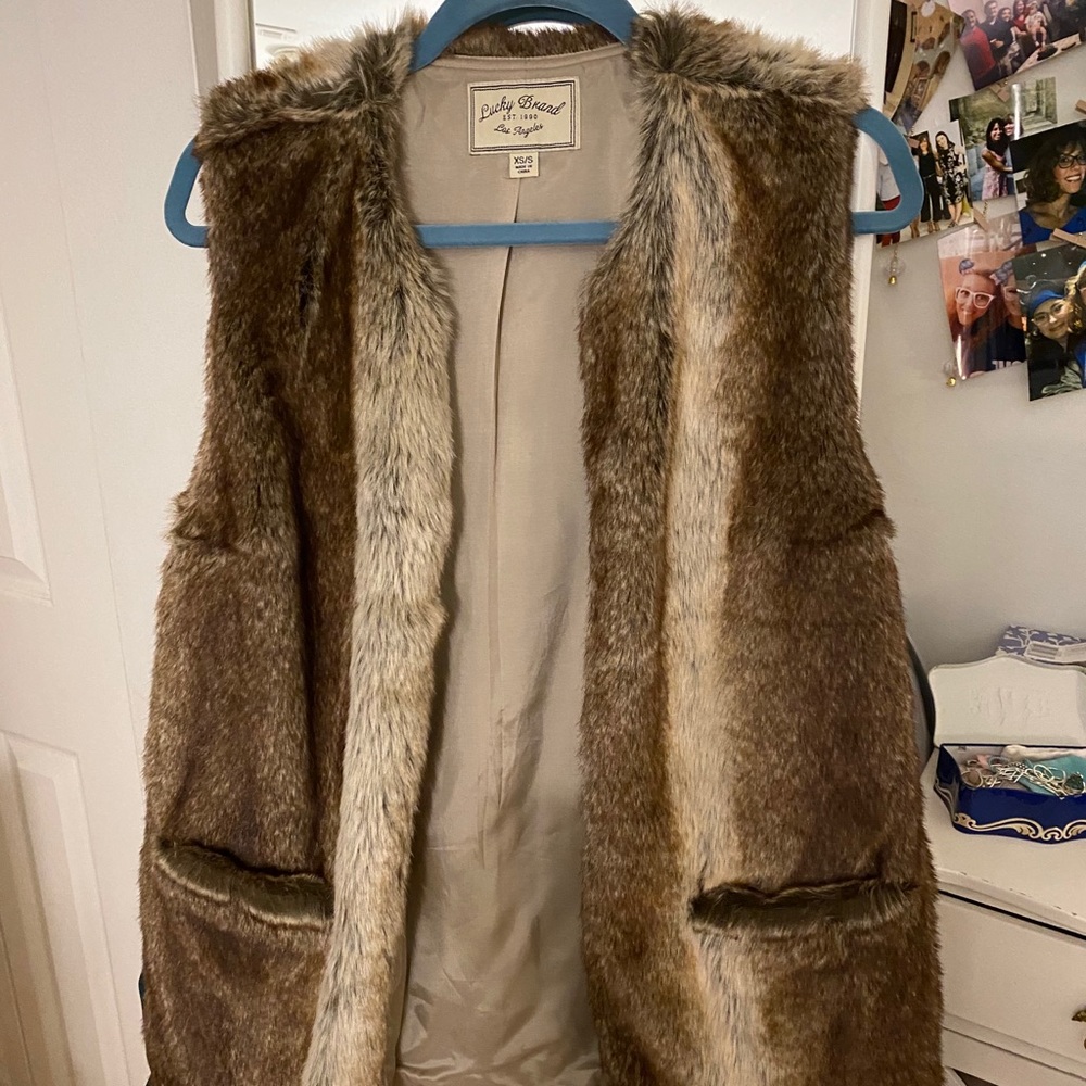 EUC faux fur vest